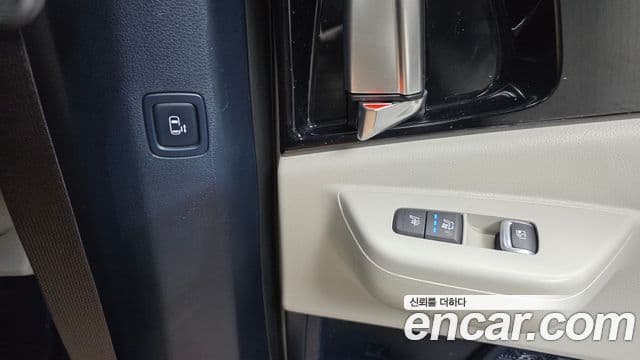 Kia Carnival 2024 — фото 18 из 20