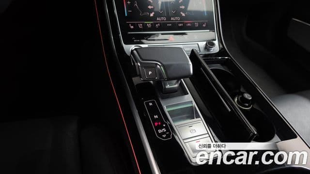 Audi A8 2019 — Фото 9/20