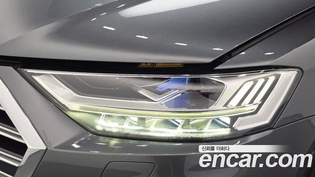 Audi A8 2019 — Şəkil 23/39
