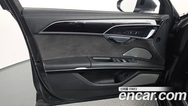 Audi A8 2019 — Şəkil 38/39