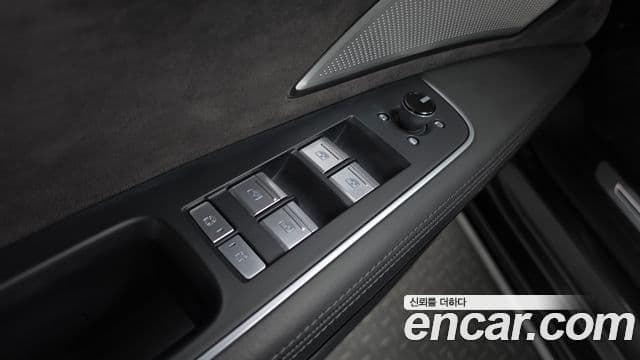 Audi A8 2019 — Şəkil 30/39