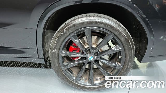 BMW X4 2025 — Photo 32/33