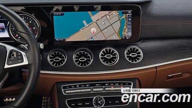 Mercedes-Benz E-Class 2018 — Şəkil 19/32