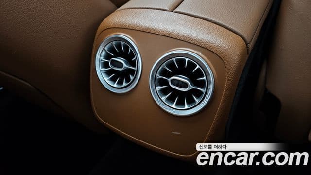 Mercedes-Benz E-Class 2018 — Şəkil 26/32