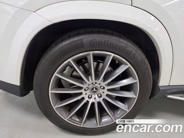 Mercedes-Benz GLE-Class 2023 — ფოტო 4/17