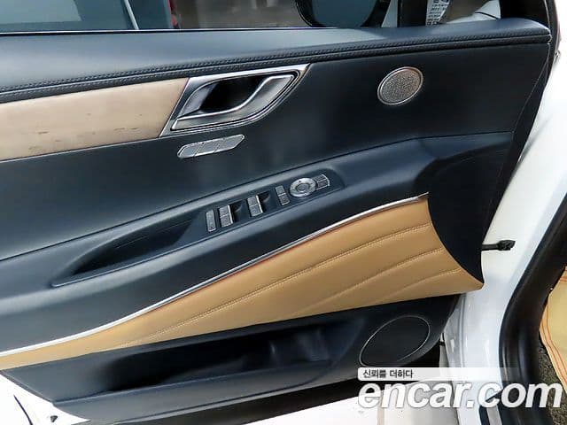 Genesis GV80 2021 — ფოტო 15/20