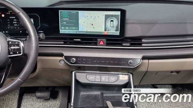 Kia Carnival 2024 — ფოტო 14/20