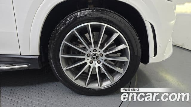 Mercedes-Benz GLE-Class 2023 — Photo 7/31