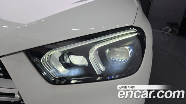 Mercedes-Benz GLE-Class 2023 — Photo 5/31