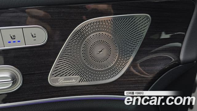 Mercedes-Benz GLE-Class 2023 — Photo 22/31