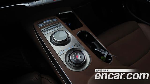 Genesis GV70 2023 — Şəkil 9/20