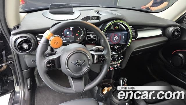 Mini Cooper 2022 — фото 7 из 20