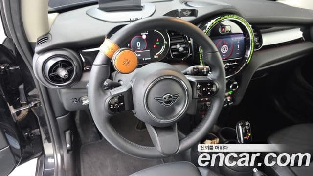 Mini Cooper 2022 — фото 13 из 20