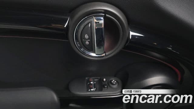 Mini Cooper 2022 — фото 14 из 20