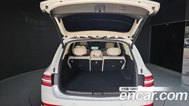 Genesis GV80 2023 — ფოტო 19/20