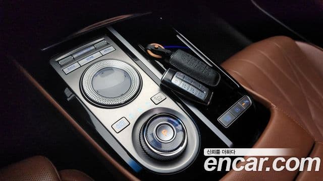 Genesis Electrified G80 2020 — ფოტო 8/20