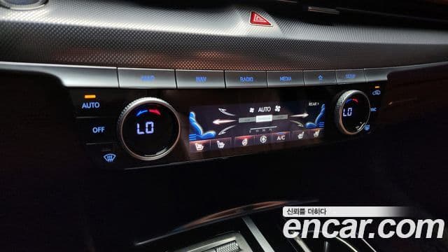 Genesis Electrified G80 2020 — ფოტო 16/20