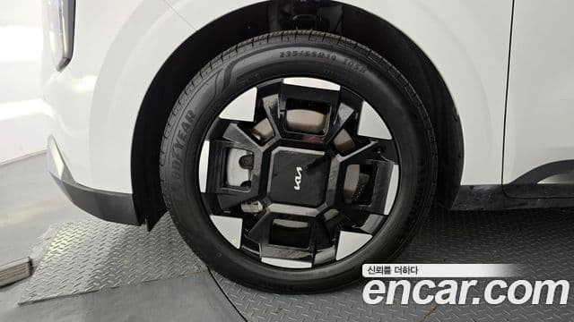 Kia Carnival 2024 — ფოტო 5/20