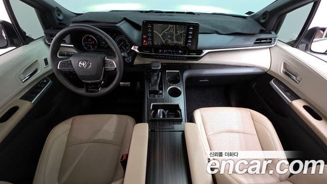 Toyota Sienna 2021 — фото 7 из 20