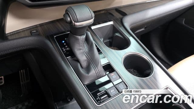 Toyota Sienna 2021 — ფოტო 9/20