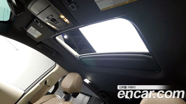 Toyota Sienna 2021 — ფოტო 17/20