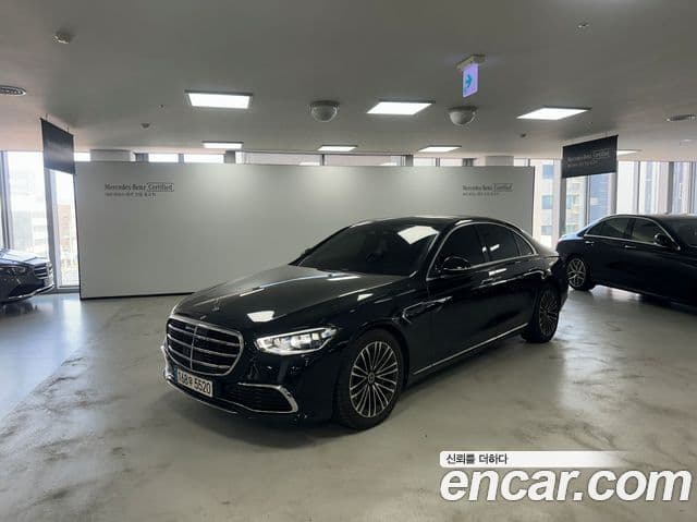 Mercedes-Benz S-Class 2021 — Photo 9/17