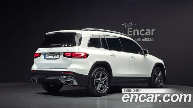 Mercedes-Benz GLB-Class 2021 — Фото 2/20