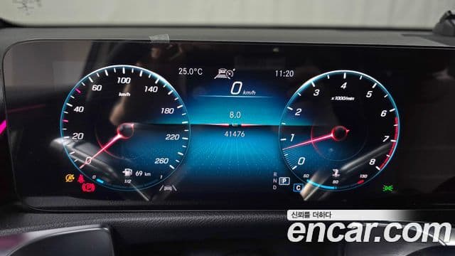 Mercedes-Benz GLB-Class 2021 — Фото 8/20