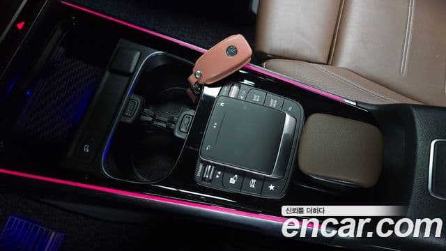 Mercedes-Benz GLB-Class 2021 — Фото 18/20