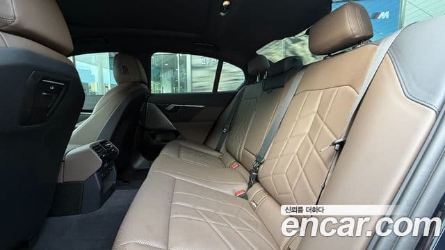 BMW 5 Series 2024 — Şəkil 13/19