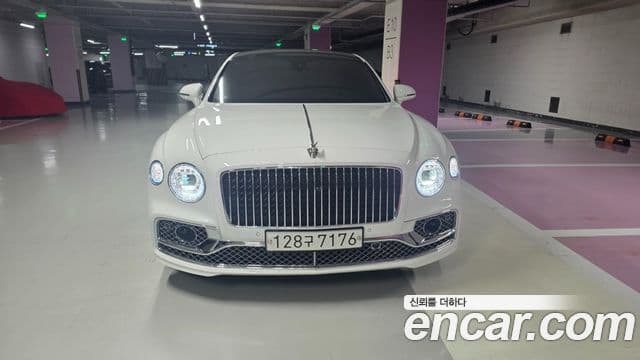 Bentley Flying Spur 2022 — ფოტო 10/20