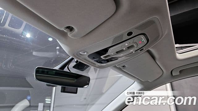 Audi Q7 2019 — ფოტო 16/20