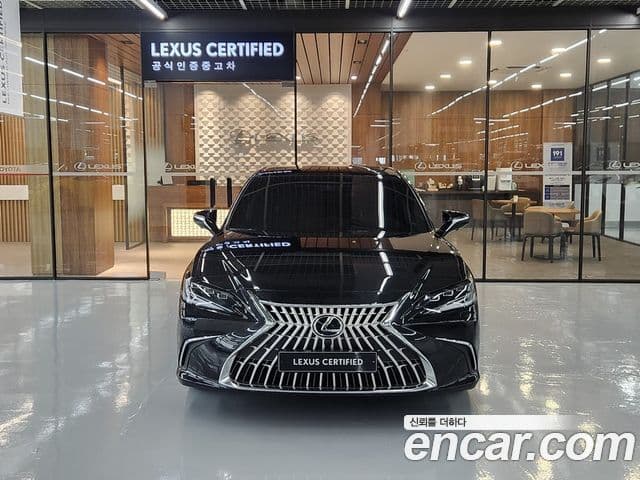 Lexus ES300h 2025 — фото 2 из 20