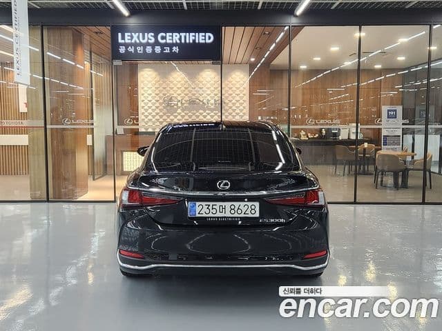 Lexus ES300h 2025 — Şəkil 3/20