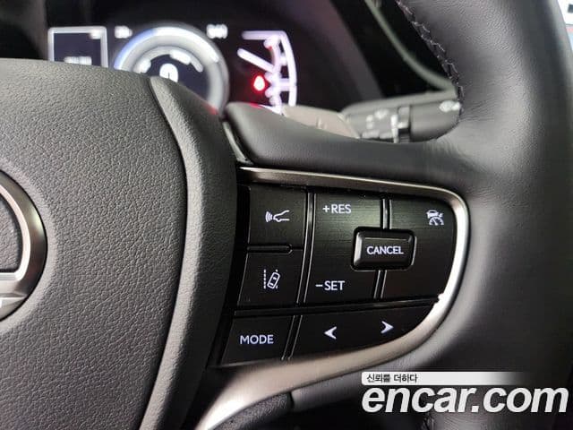 Lexus ES300h 2025 — Şəkil 13/20