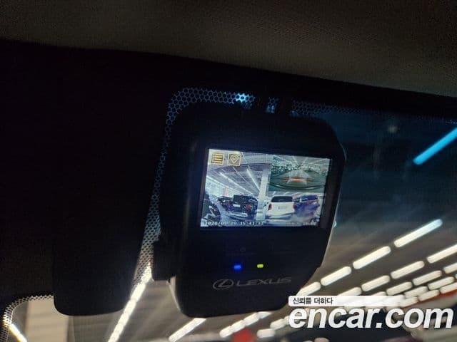 Lexus ES300h 2025 — Şəkil 18/20