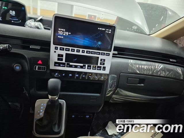 Hyundai Staria 2025 — Şəkil 6/14