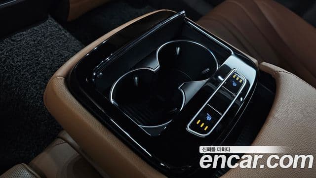 Genesis Electrified G80 2021 — Şəkil 18/20