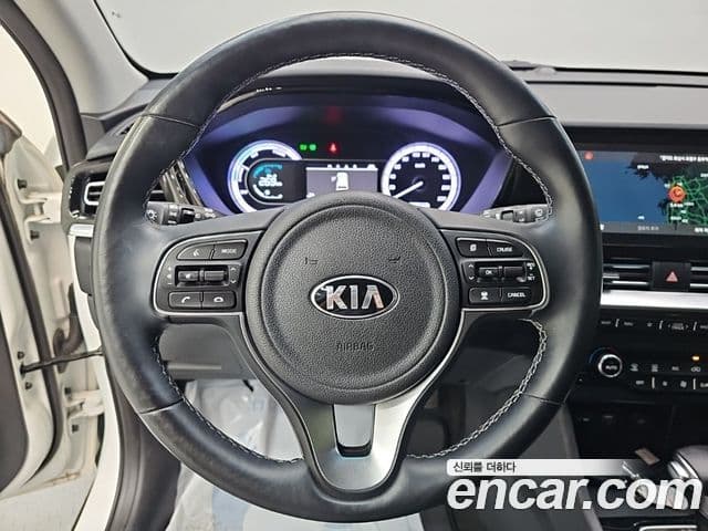 Kia Niro 2021 — фото 7 из 19