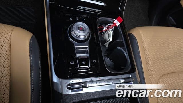Kia Carnival 2023 — Фото 8/20