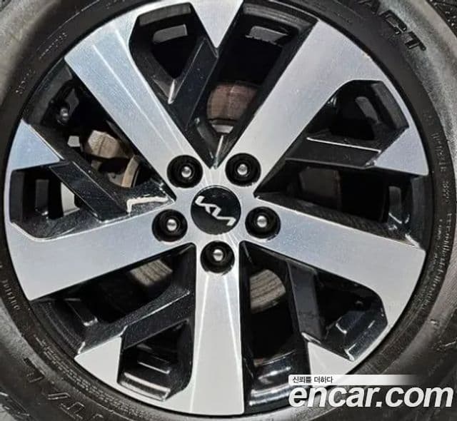 Kia Sorento 2023 — ფოტო 4/20