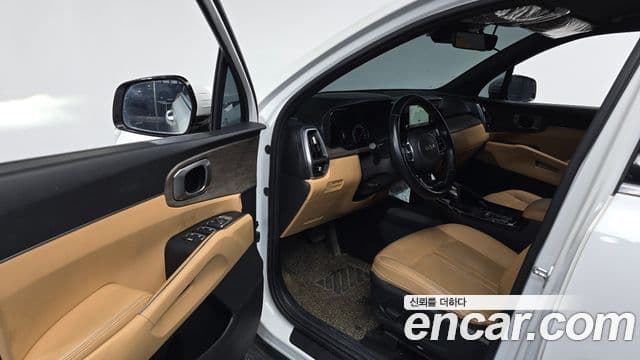 Kia Sorento 2023 — ფოტო 8/20