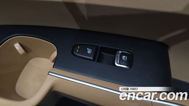 Kia Sorento 2023 — ფოტო 18/20