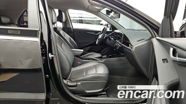 Kia Niro 2022 — фото 11 из 20