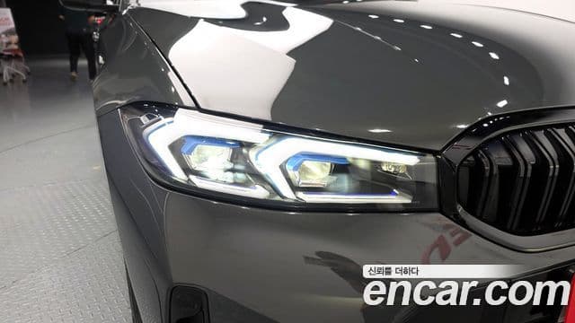 BMW 3 Series 2025 — Photo 19/30