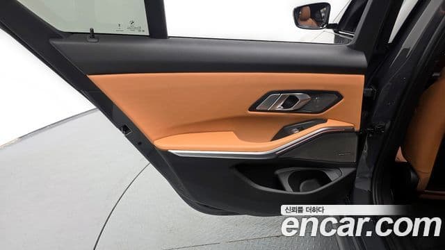 BMW 3 Series 2025 — Photo 22/30