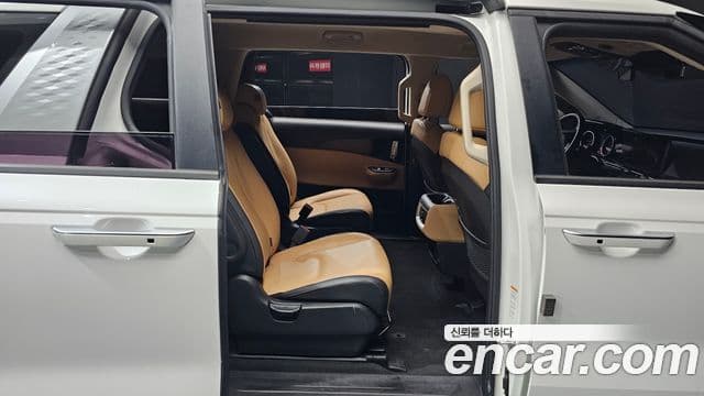 Kia Carnival 2022 — Фото 11/20