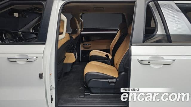 Kia Carnival 2022 — Фото 12/20