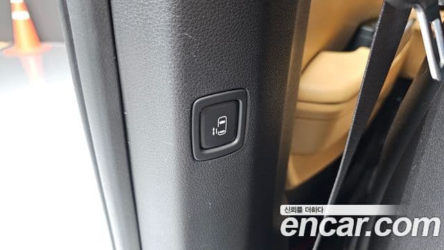 Kia Carnival 2022 — Фото 17/20