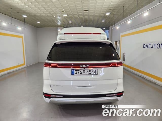 Kia Carnival 2022 — ფოტო 2/19